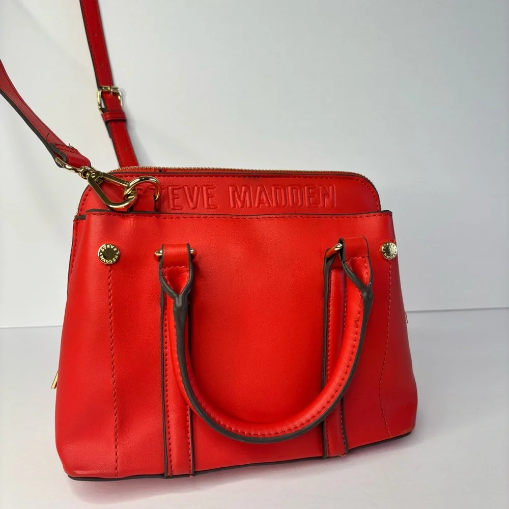 Steve Madden Satchel Messenger Crossbody Bag Crimson Red PU Leather Gold‎ Accent